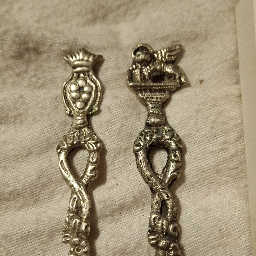 Silver Kitchen Knife Set with Intricate Designs